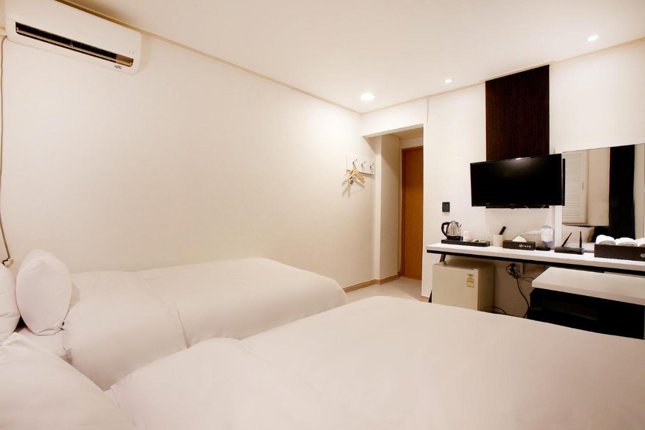 Eton Hotel Chuncheon Exteriör bild