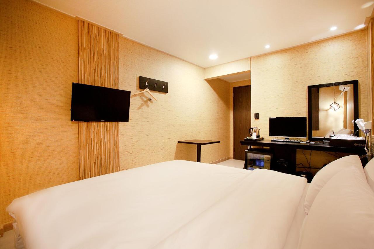 Eton Hotel Chuncheon Exteriör bild